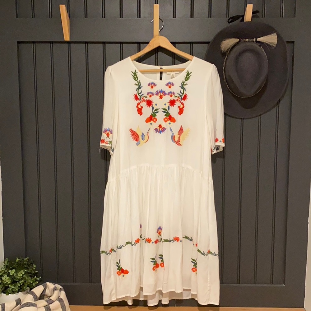 Anthropologie dress with embroidery. Size medium.